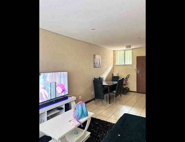 2 BEDROOM APARTMENT FOR SALE IN SUNNYSIDE